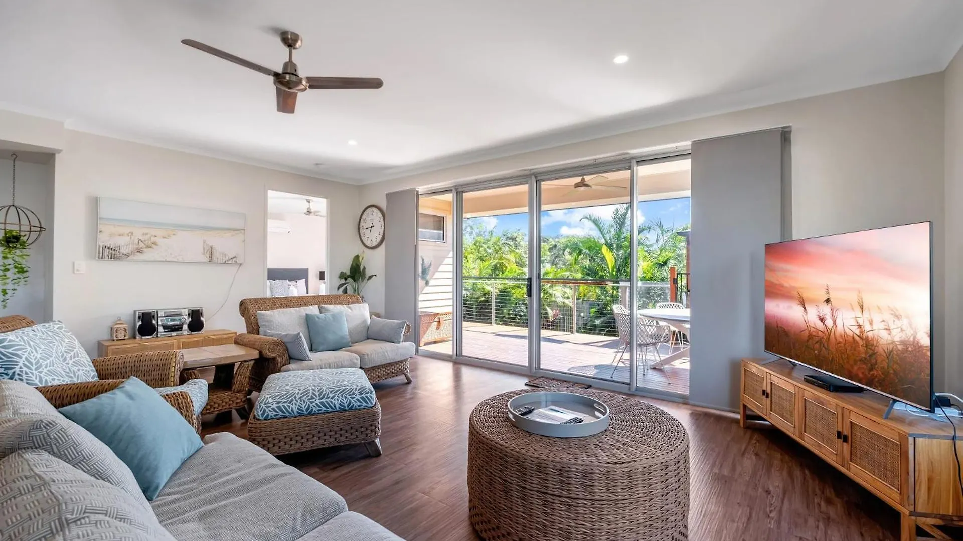 Contemporary Home In The Heart Of Mudjimba