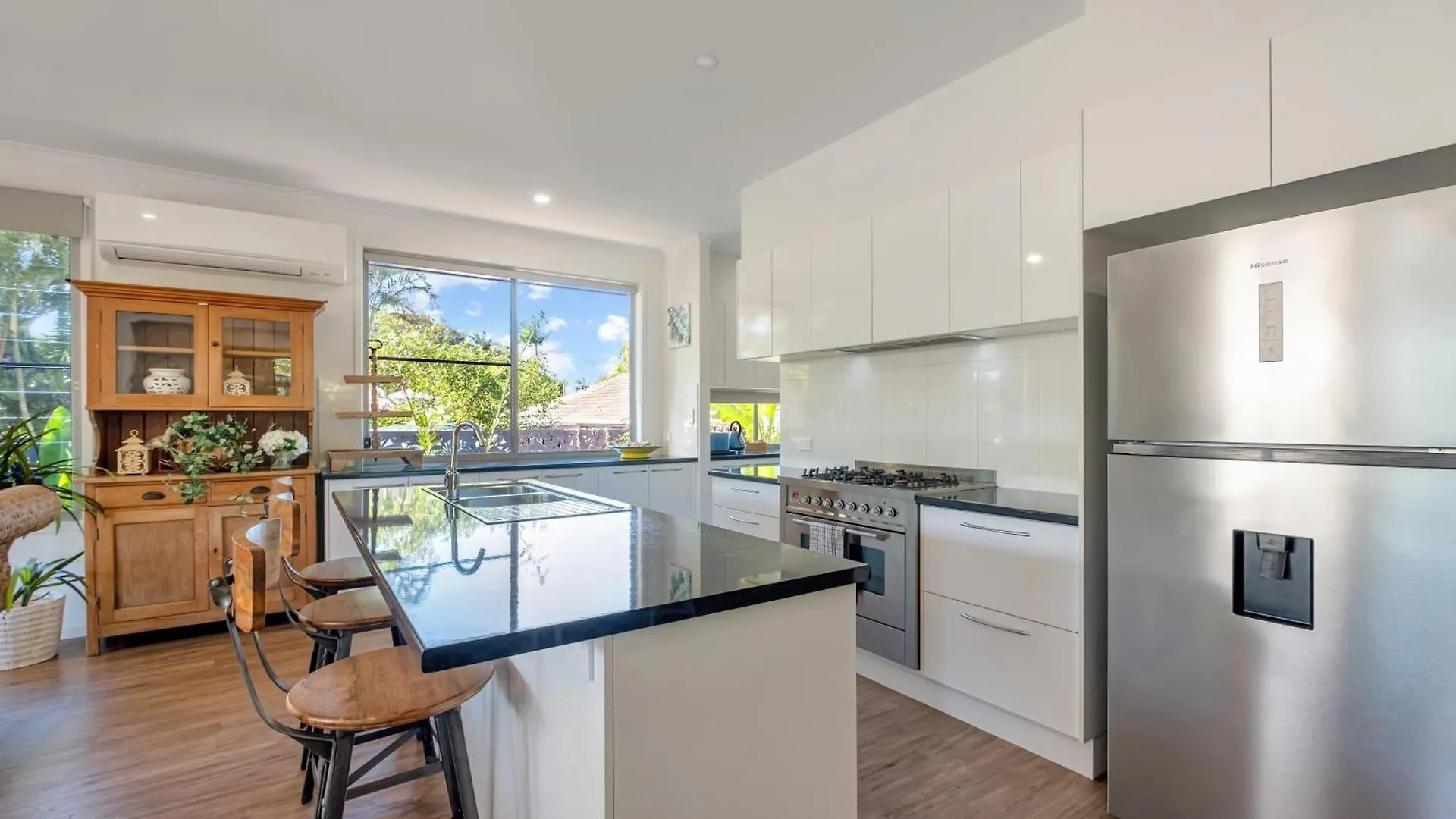 Contemporary Home In The Heart Of Mudjimba Casa vacanze
